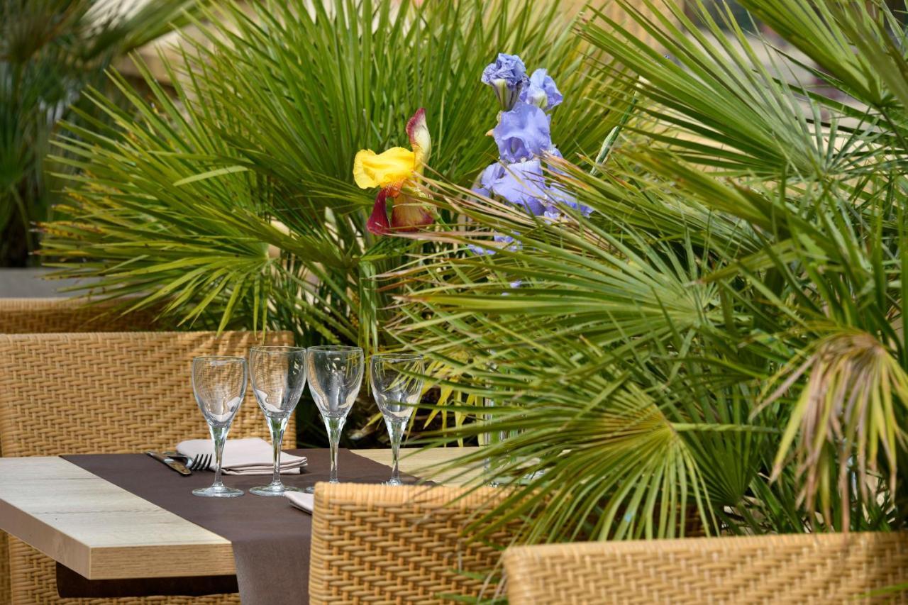 Logis Hotel & Restaurant Le Pardaillan Gondrin 외부 사진